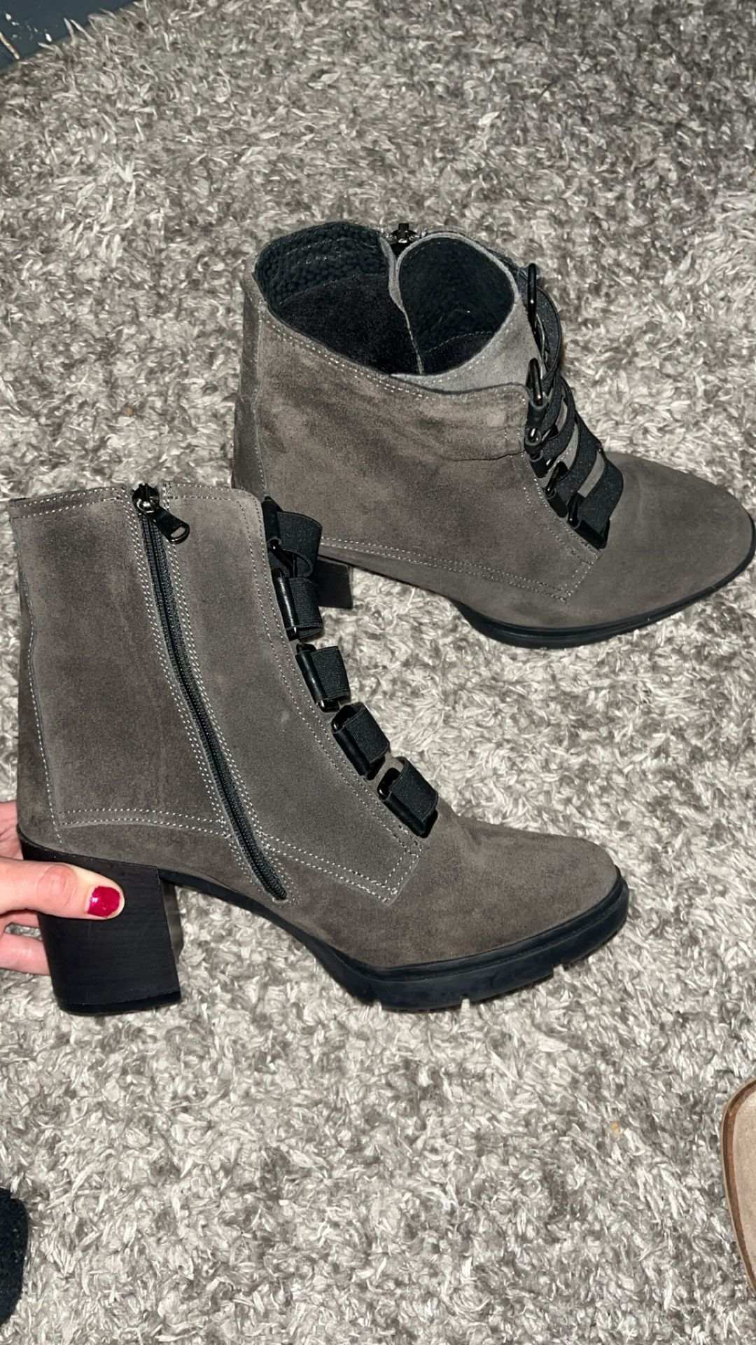 Women’s Boots Never Worn There To Big !
