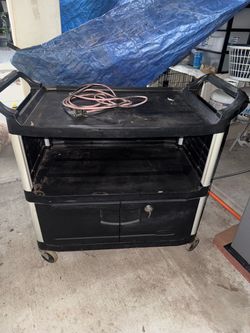 Rubbermaid equipment cart