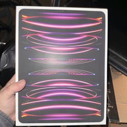 iPad Pro 6th Gen 12.9 Inch 128 GB BRAND NEW SEALED