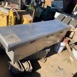 Ultima tool box for full size pickup