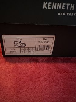 Kenneth Cole Boys dress or casual Dress Shoes. Size 10