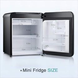 Mini Fridge - Black