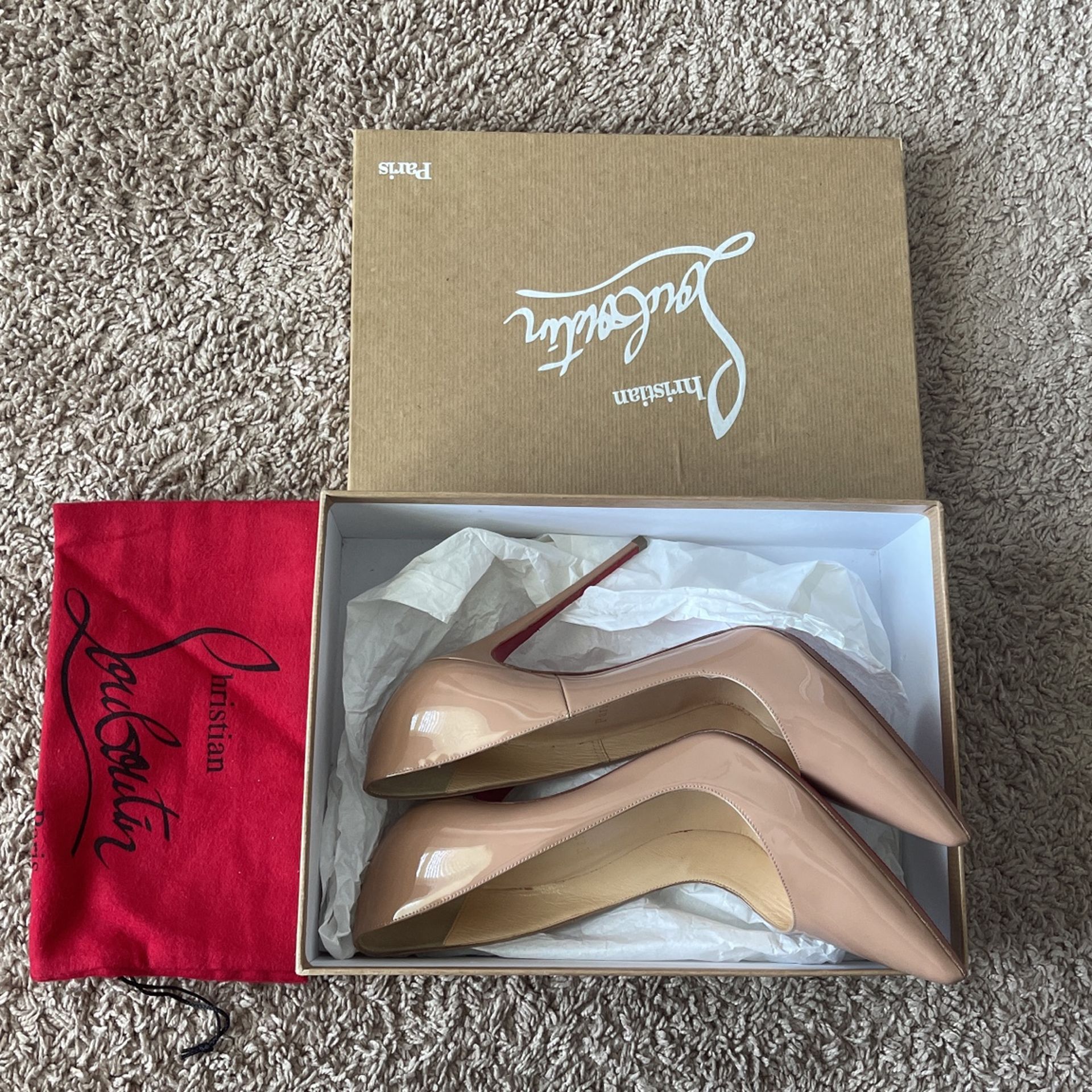 Christian Louboutin So Kate “Nude”