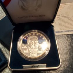 1998 Crispus Attucks PROOF DEEP CAMEO SILVER DOLLAR  COMMERATIVE Coin