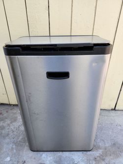 Stainless steel trash can ( it is broken for that reason is cheap )