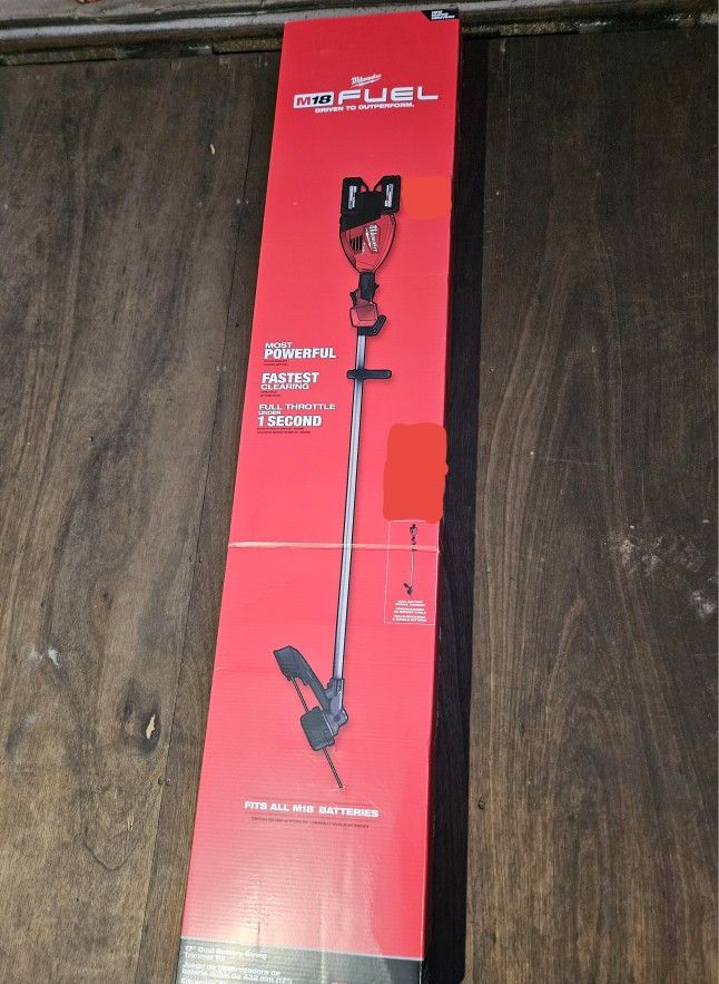 Milwaukee M18 17" Dual Battery Weedeater