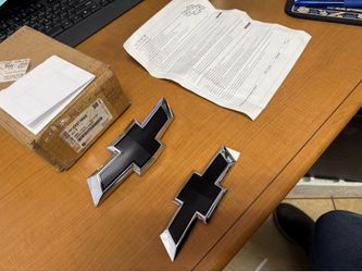 2018-2024 CHEVY EQUINOX BLACK EMBLEM
