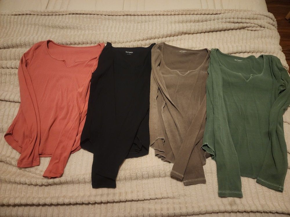 Old NAVY women Shirts Medium ‼️PICKUP LINDSAY ‼️