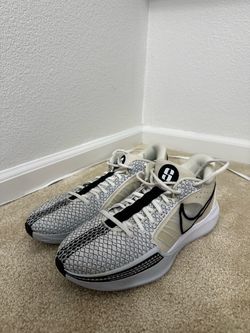 Nike Sabrina’s size 11 men’s, 12.5 women’s