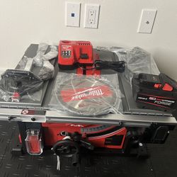 Milwaukee M18 FUEL ONE-KEY 18- volt Lithium-Ion Brushless Cordless 8-1/4 in. Table Saw Kit W/(1) 12.0Ah Battery & Rapid Charger