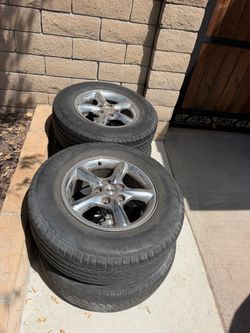 OEM Jeep 17” Chrome Wheels & Tires – Set of 4 – 255/65R17