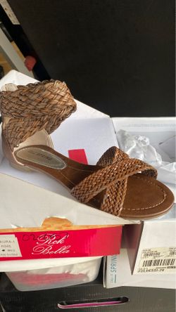 Sandals call it spring Size 6