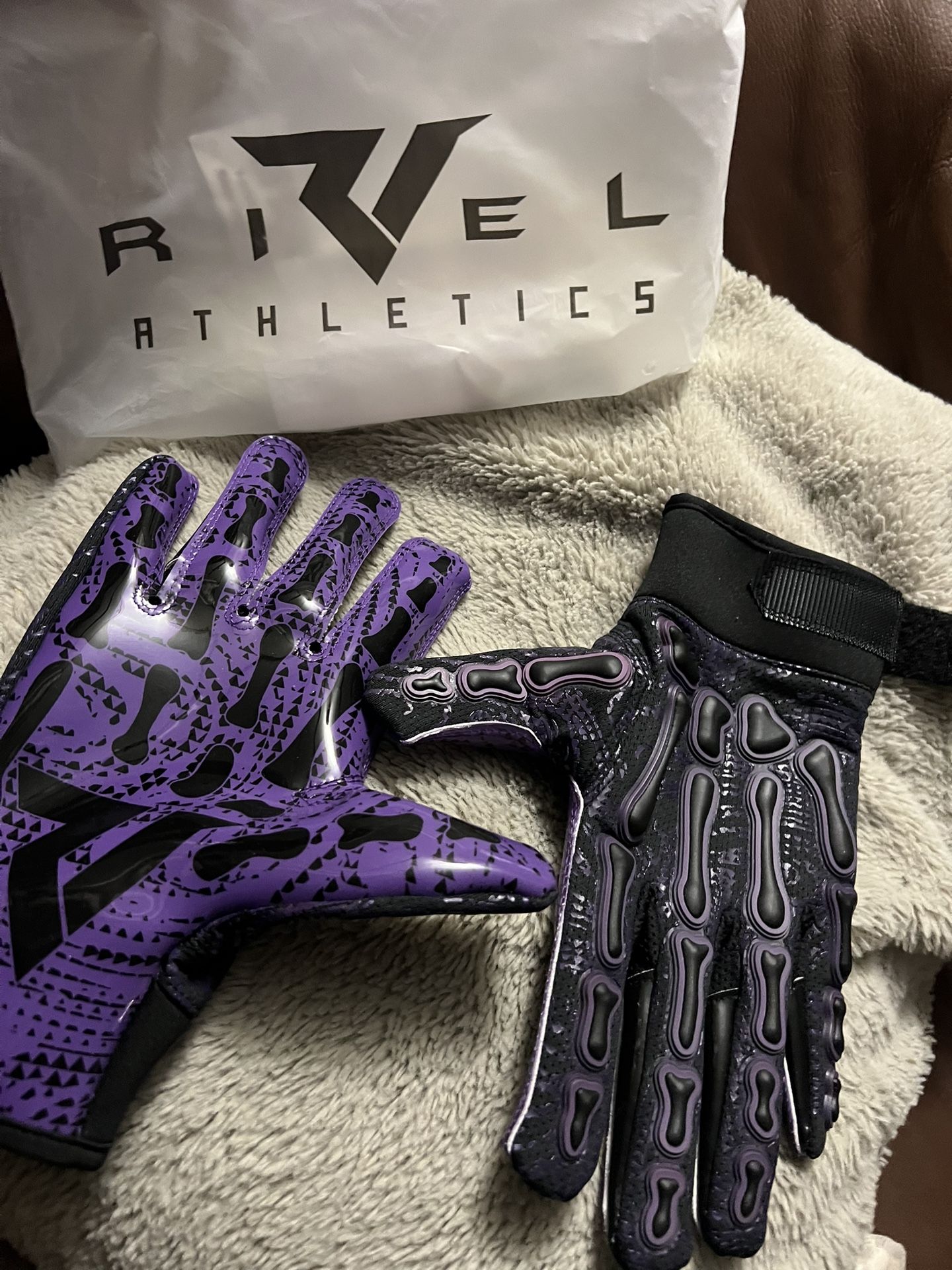 New Rivel Football Gloves