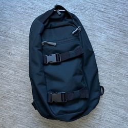 SLING SHOULDER BAG