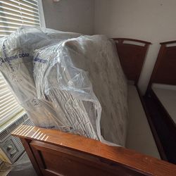 Twin beds with mattress 