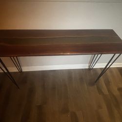 Side table - solid Wood And Epoxy