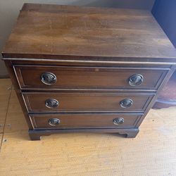 Hickman Antique small dresser H25”W15”x24”