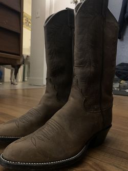 Justin boots cowboy