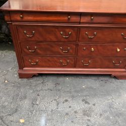 Very Good Condition Hardwood Dresser 