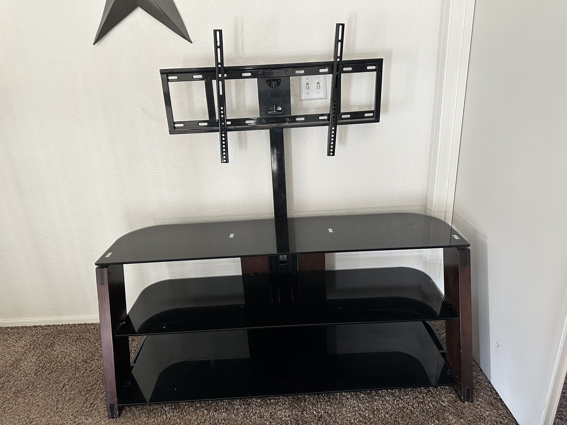 TV Mount / TV Stand