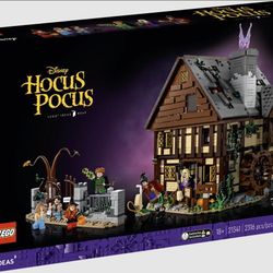 Disney Hocus Pocus: The Sanderson Sisters' Cottage