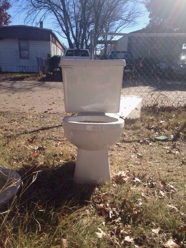Lamosa Sahara toilet bowl and tank