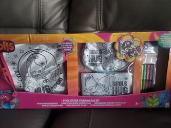 Trolls Colour Bag Set