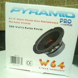 4 Brand New In Box Pyramid Mid Range Speakers