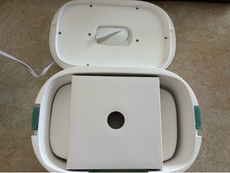 Wet wipe warmer