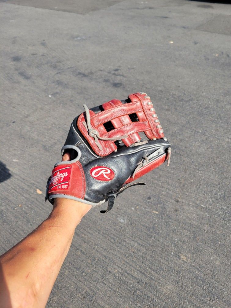 Rawlings Baseball Glove