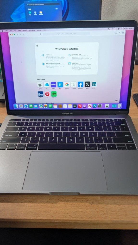2017 MacBook Pro Intel i5 8GB RAM 128GB SSD