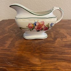 Vintage, Pretty Porcelain Creamer/ Gravy Boat