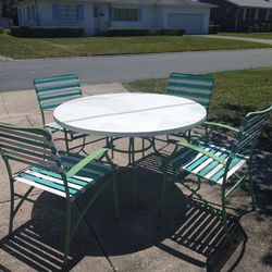 Vintage Outdoor Table With 4 Chairs