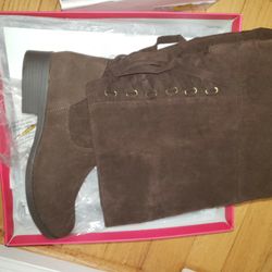 Size 10 New In Box Knee Boots