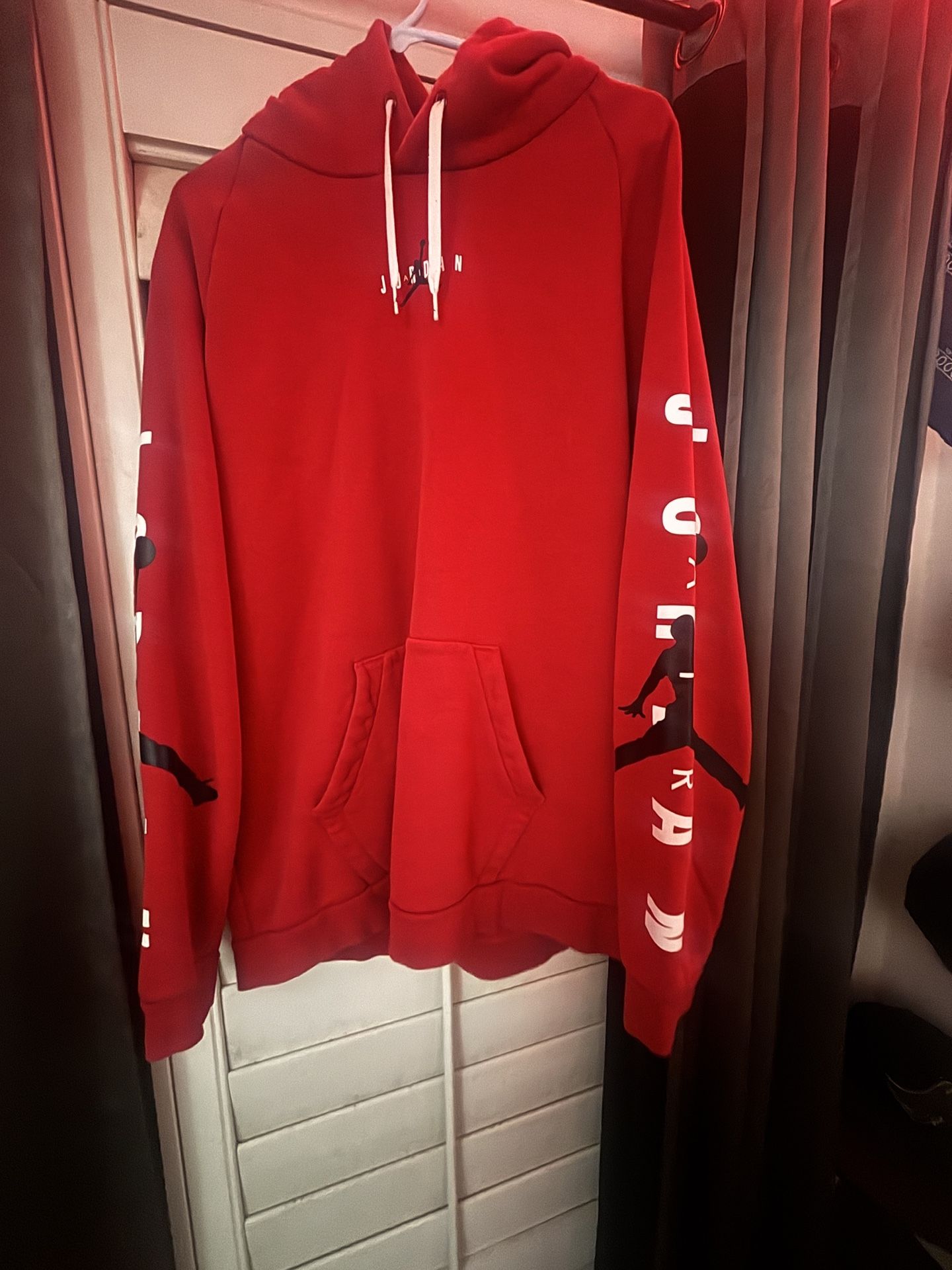 XL RED JORDAN HOODIE