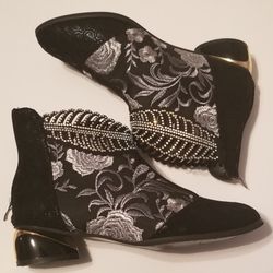 European Novelty Boots 
