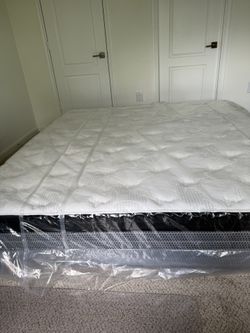 Like-New King Plush Mattress — $500 OBO
