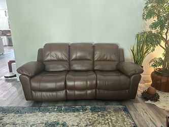 Vercelli Way Brown Leather Power Reclining (Rooms to Go)