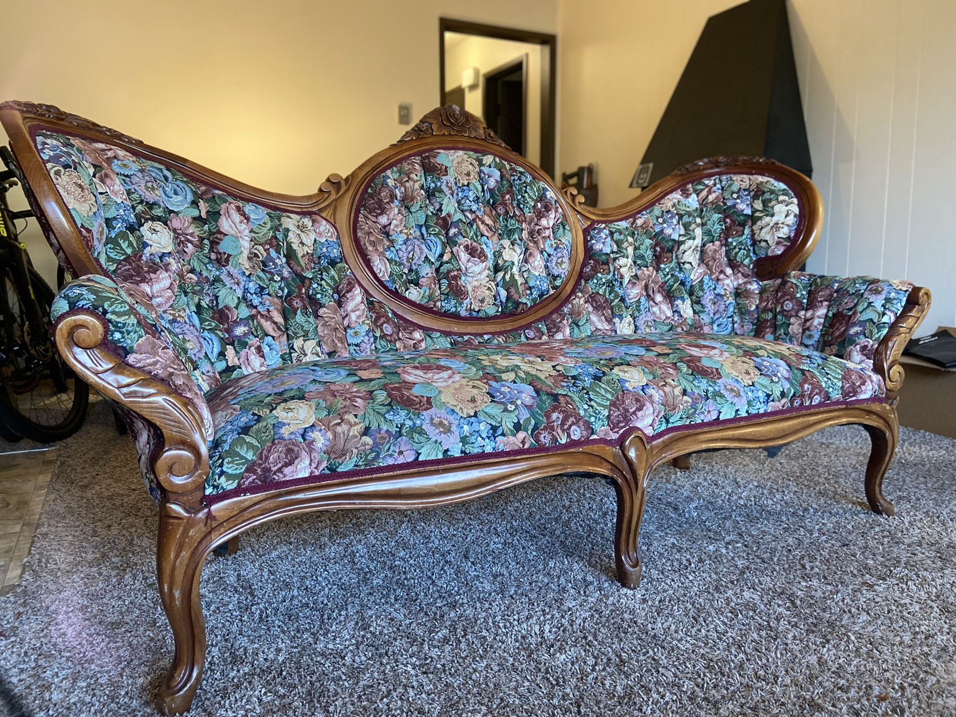 Vintage Antique French Louis XV Style Floral Couch 🌸🌺🌼