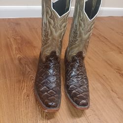 Boots Size 9
