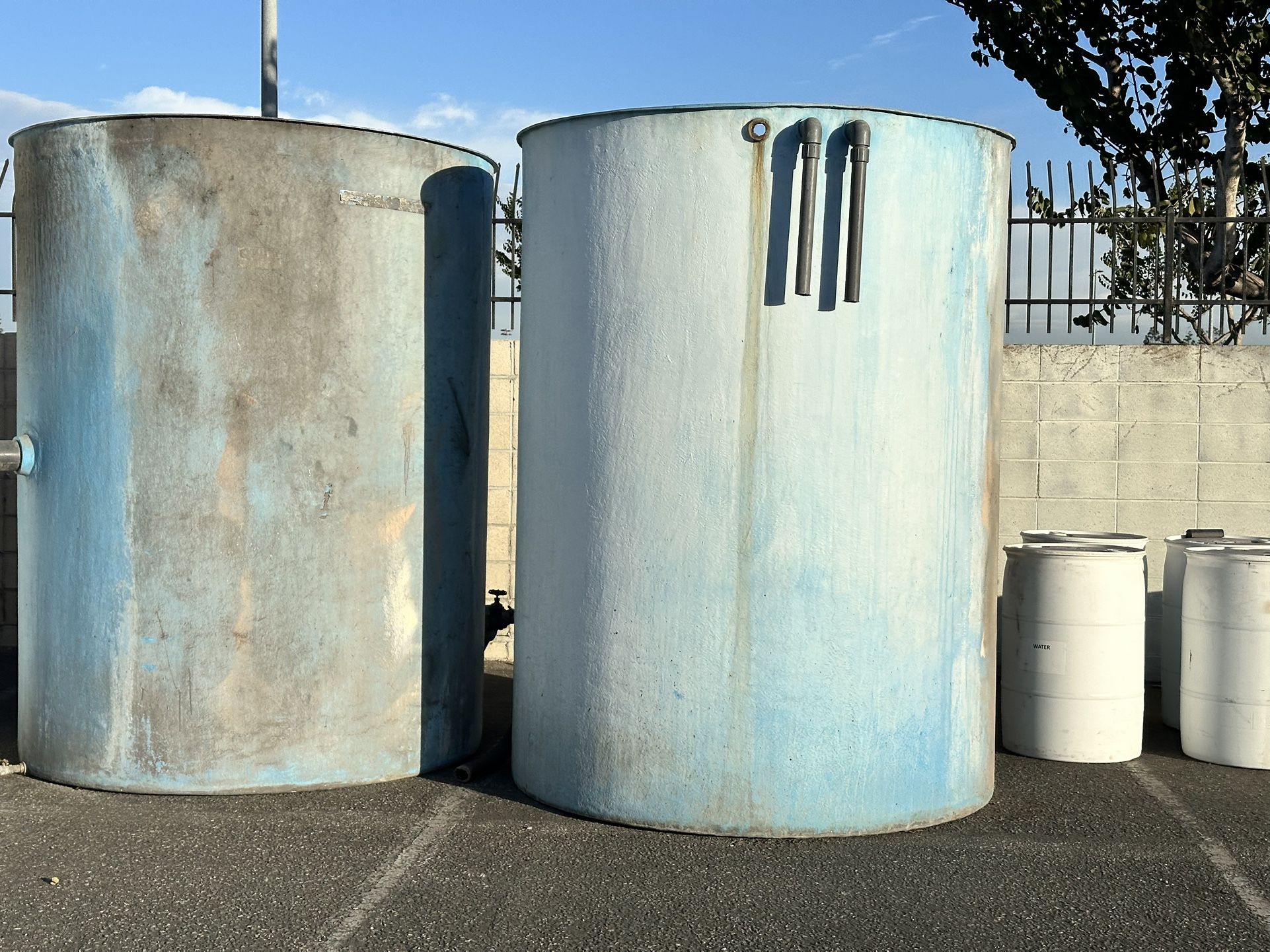 Water Tank. 1000 Gallo.