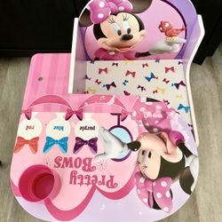 Disney's Minnie Mouse Chair Desk With Storage Bin