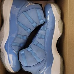 Air Jordan 11 “University Blue”