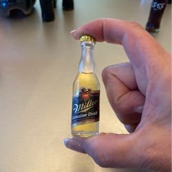 VINTAGE MILLER GENUINE DRAFT BOTTLE GLASS 3”  USA