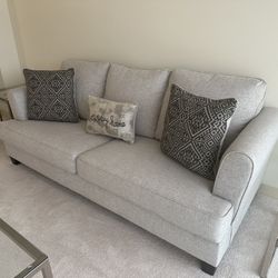 Sofa For Sell In New Condition 