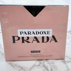 PARADOXE PRADA