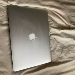 MacBook 13