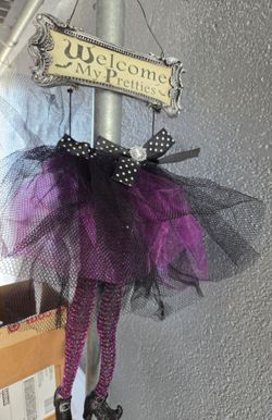 Halloween decor