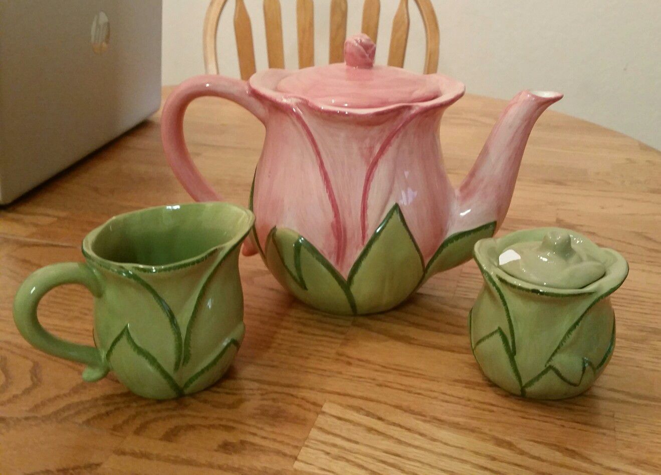 Tea pot set 3 pieces $6