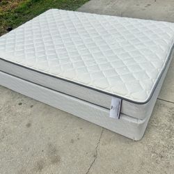 Clean Full Size Mattress And Box Spring 